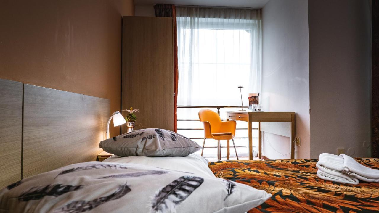 Hotel And Park Divoka Voda Братислава Екстериор снимка