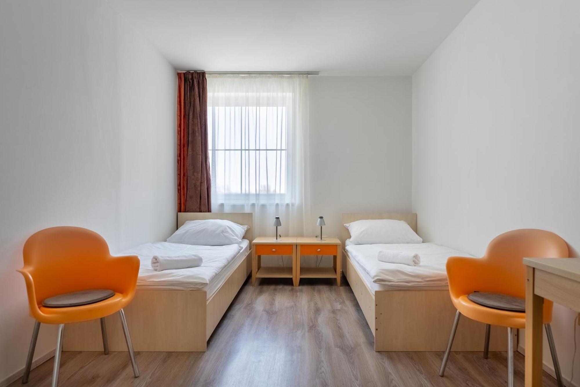 Hotel And Park Divoka Voda Братислава Екстериор снимка